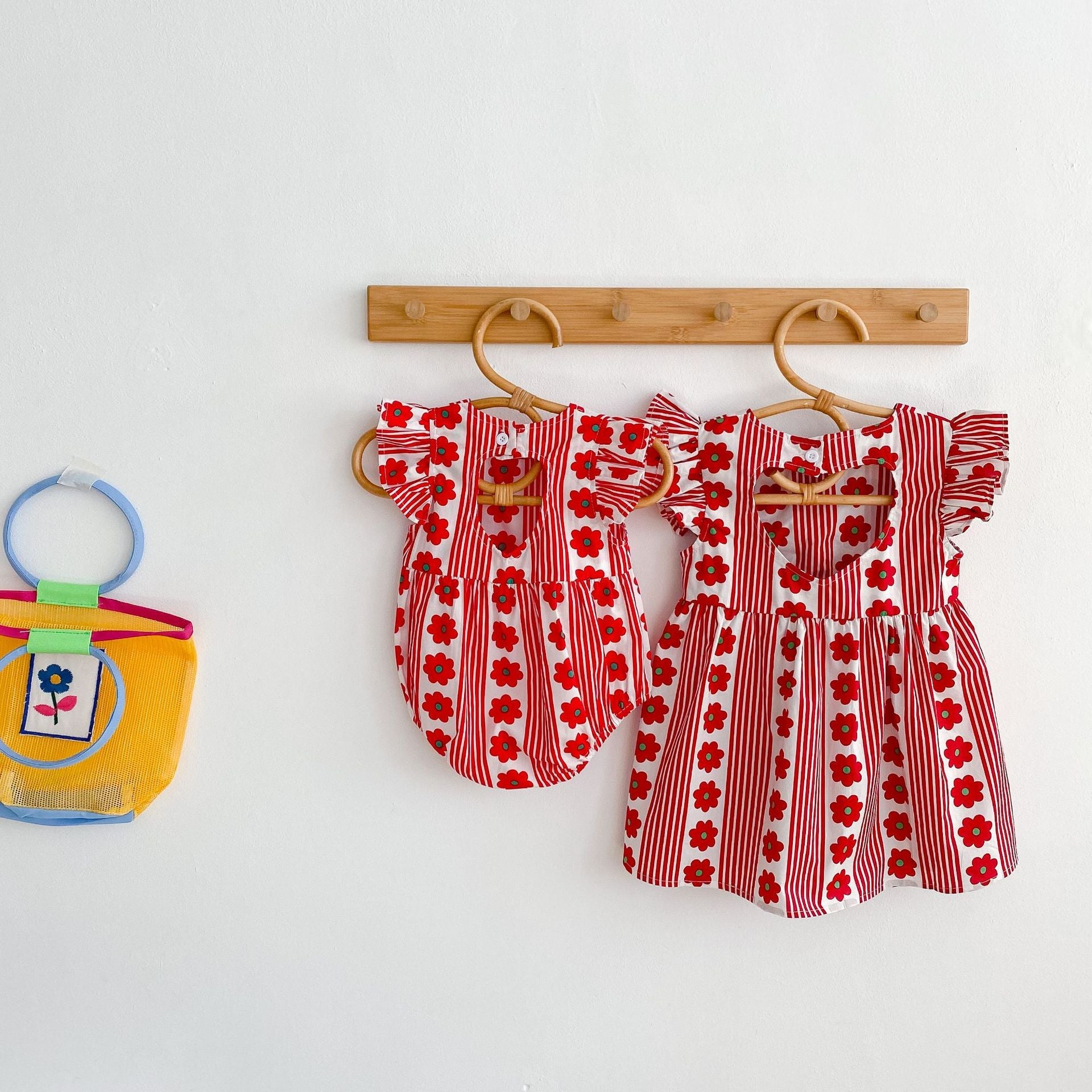 Design Summer Girls Flowers And Striped Pattern Fly Sleeves Onesies And Dress – Sister Matching Clothing Set-4