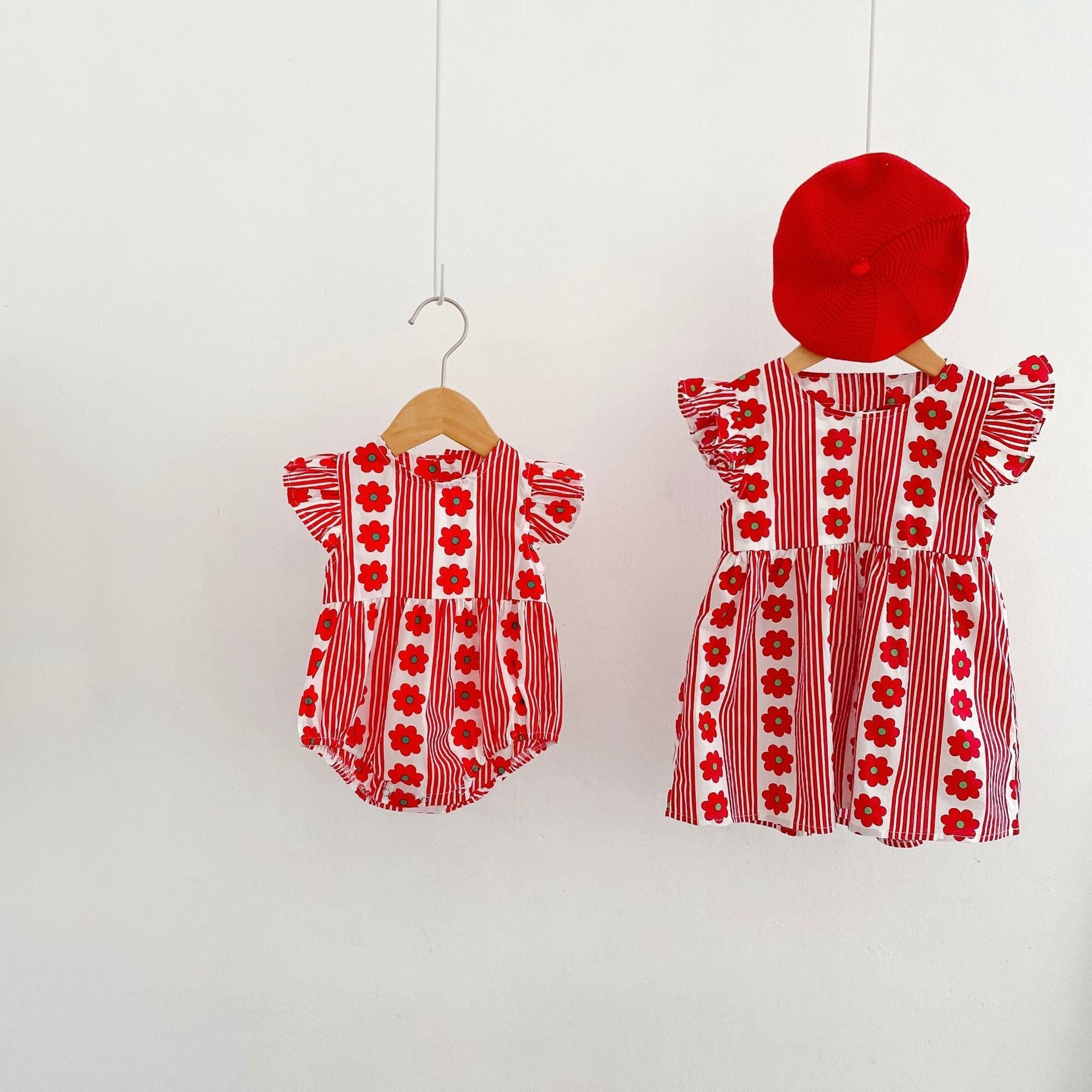 Design Summer Girls Flowers And Striped Pattern Fly Sleeves Onesies And Dress – Sister Matching Clothing Set-0